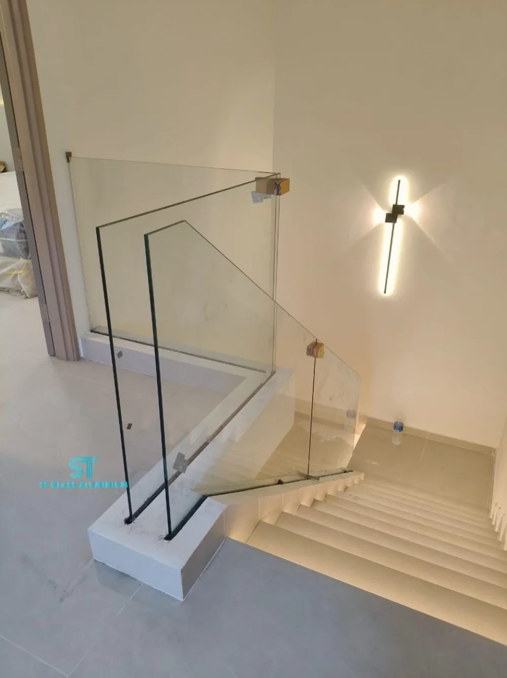 Frameless Staircase Glass