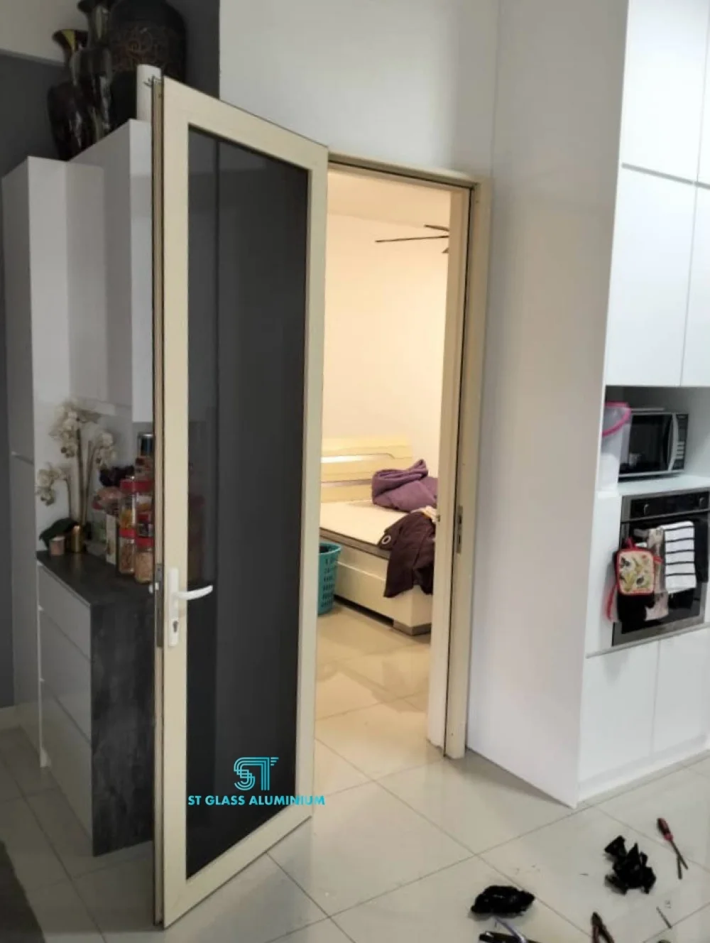Swing Door Mesh