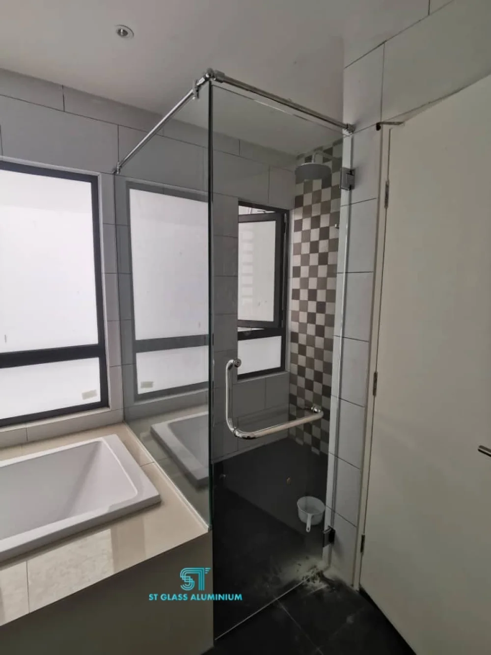 Shower Screen