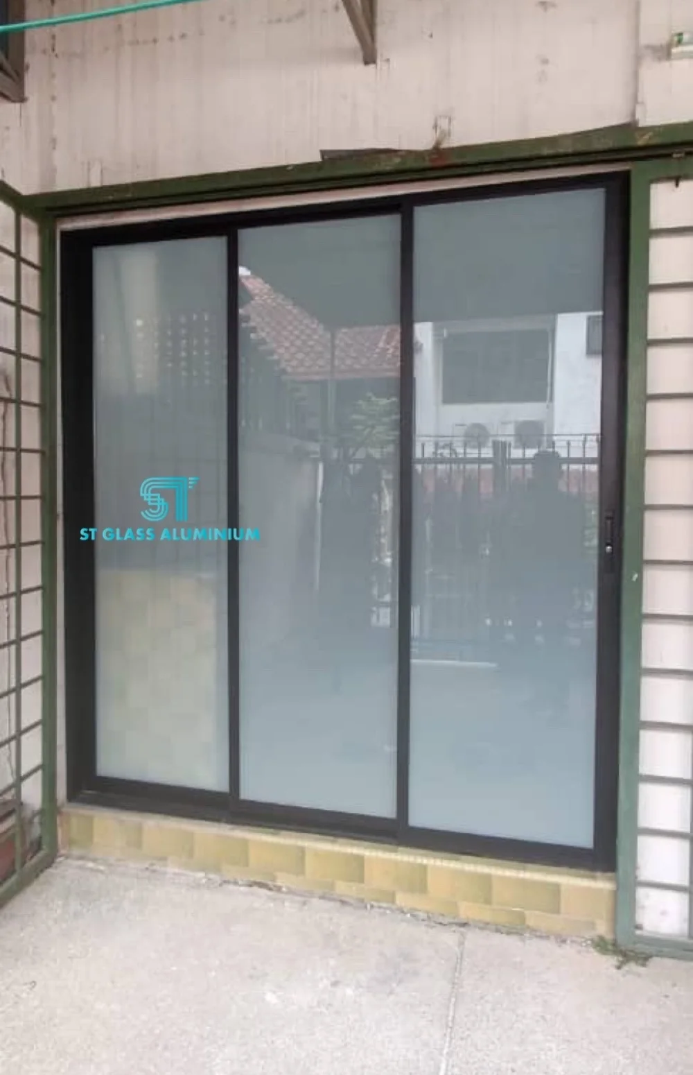 Sliding Door