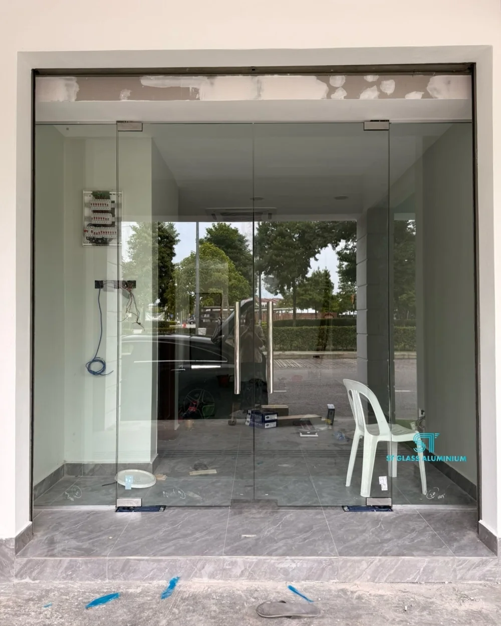 Tempered Glass Door