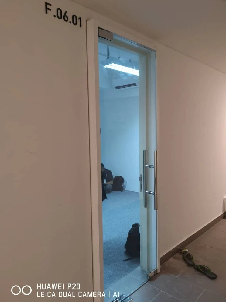 Tempered Glass Door