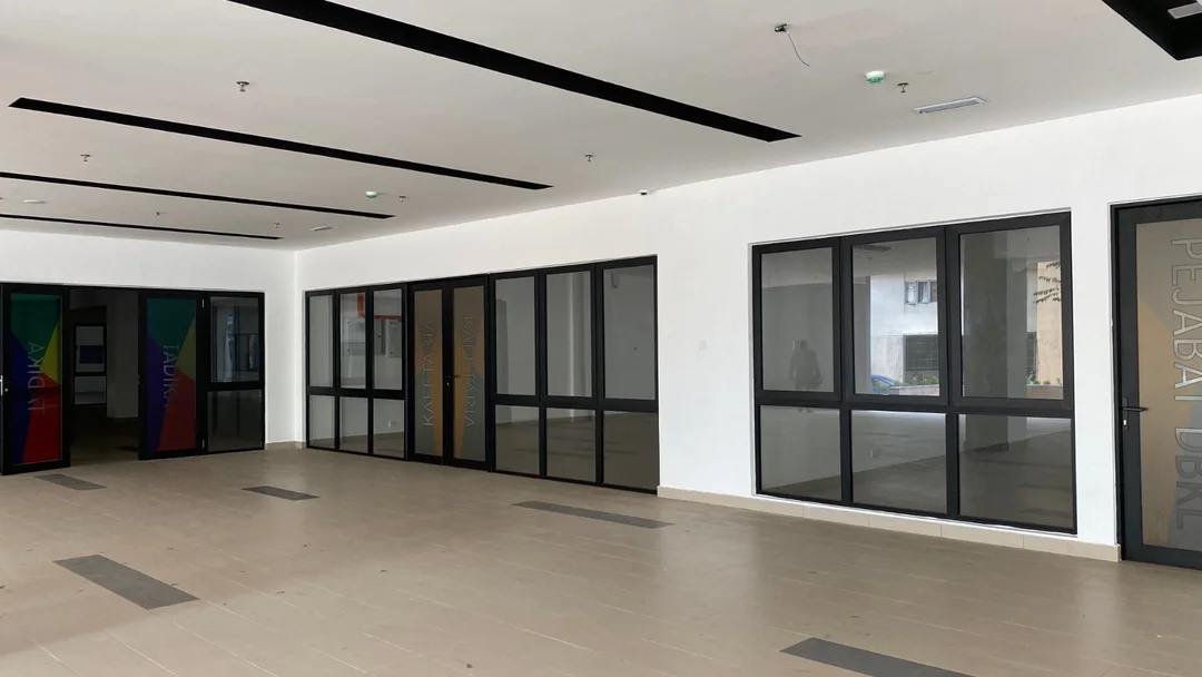 Aluminium and glass installation, Ampang municipal project — photo 20