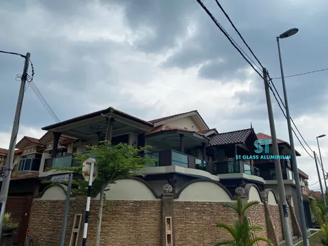 Balcony Glass & Aluminium Holo — Balcony Glass Railing by ST Glass Aluminium thumbnail 3