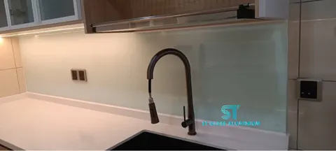 Kitchen Backsplash — Mirror, Backsplash & Colour Glass by ST Glass Aluminium thumbnail 2