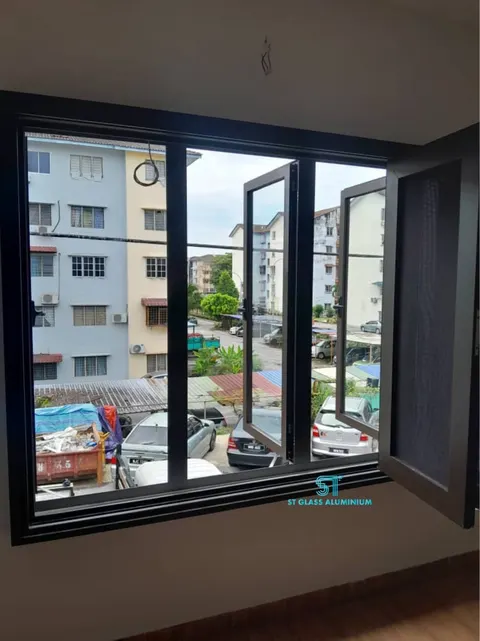Folding Window Mesh With Multipoint Window